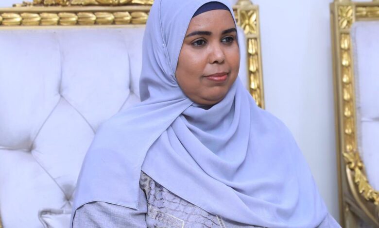 عضو مجلس السيادة الانتقالي د/ نوارة أبو محمد تتفقد مراكز  امتحانات الشهادة السودانية بمدينة بورتسودان