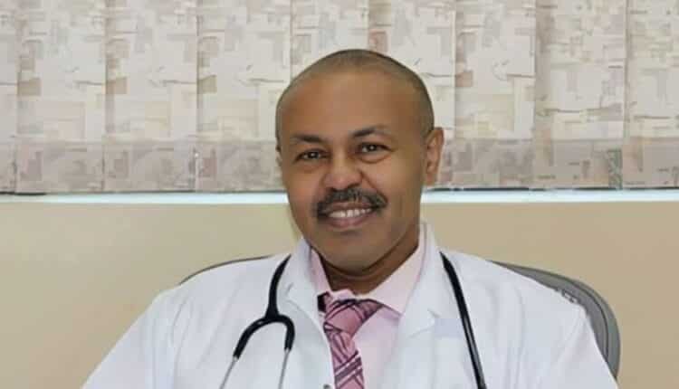 وزير الصحة السوداني معز عمر بخيت يتعرض لإصابة ويقرر السفر إلى لندن للعلاج